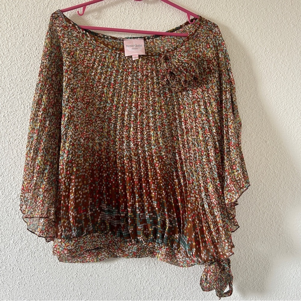 Romeo & Juliet Couture Sheer Pleated Dressy Garden Batwing Blouse Women’s Large